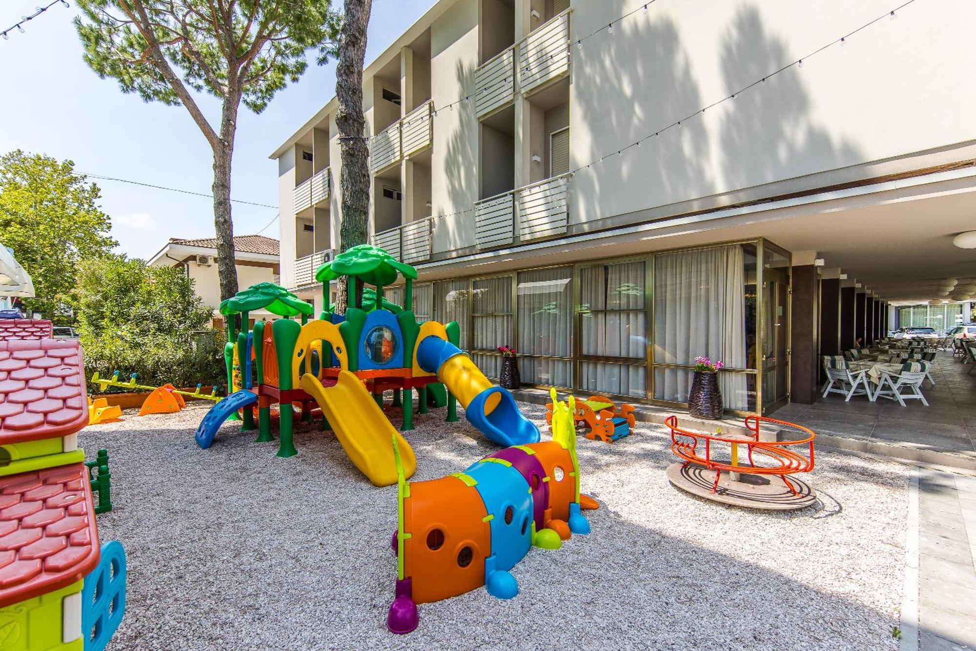 Hotel Stacchini Cesenatico Exterior foto